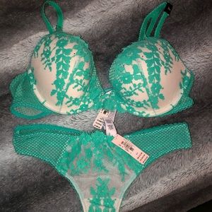 Bra and panty VS SET (dream angels)